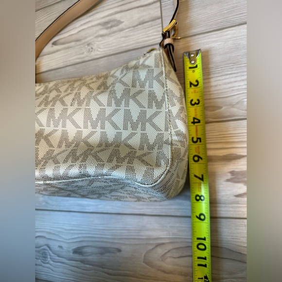 Michael Kors handbag - Picture 3 of 8